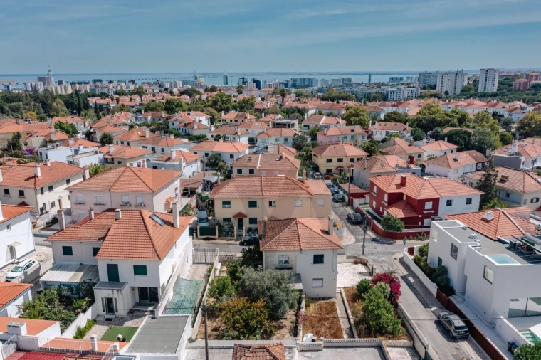 Moradia T4 para Venda em Olivais Foto 26