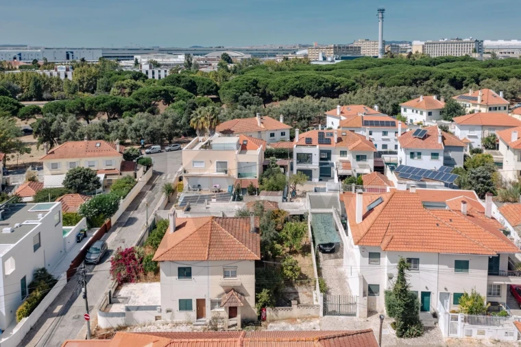 Moradia T4 para Venda em Olivais Foto 18