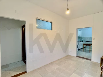 Moradia T4 para Venda em Fernao Ferro