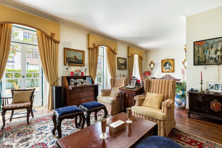 Moradia T6 para Venda em Carcavelos e Parede Foto 7