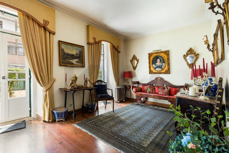 Moradia T6 para Venda em Carcavelos e Parede Foto 9