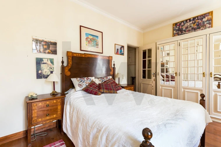 Moradia T6 para Venda em Carcavelos e Parede Foto 25