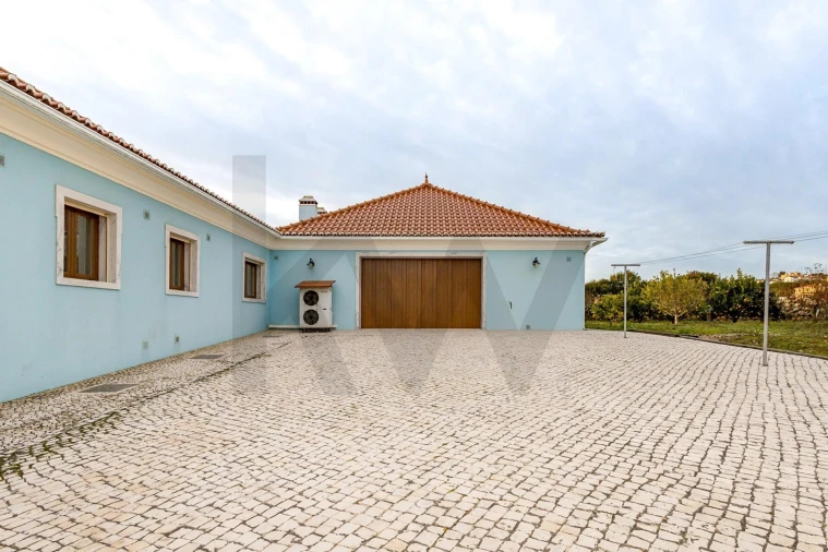 Moradia T4 para Venda em Santa Maria e São Miguel, São Martinho, São Pedro Penaferrim Foto 4