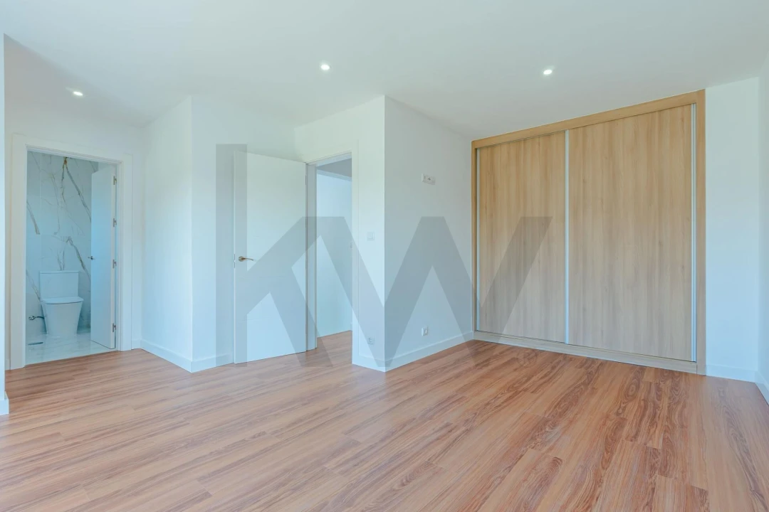 Moradia T3 para Venda em Vila de Cucujães Foto 18