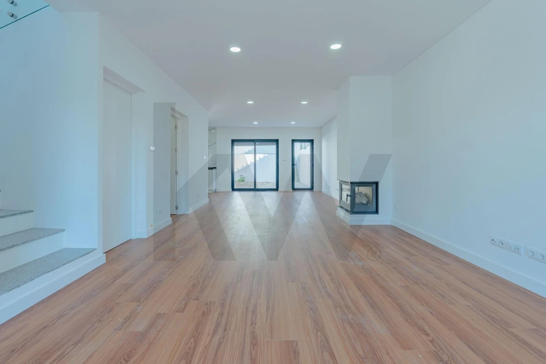 Moradia T3 para Venda em Vila de Cucujães Foto 7