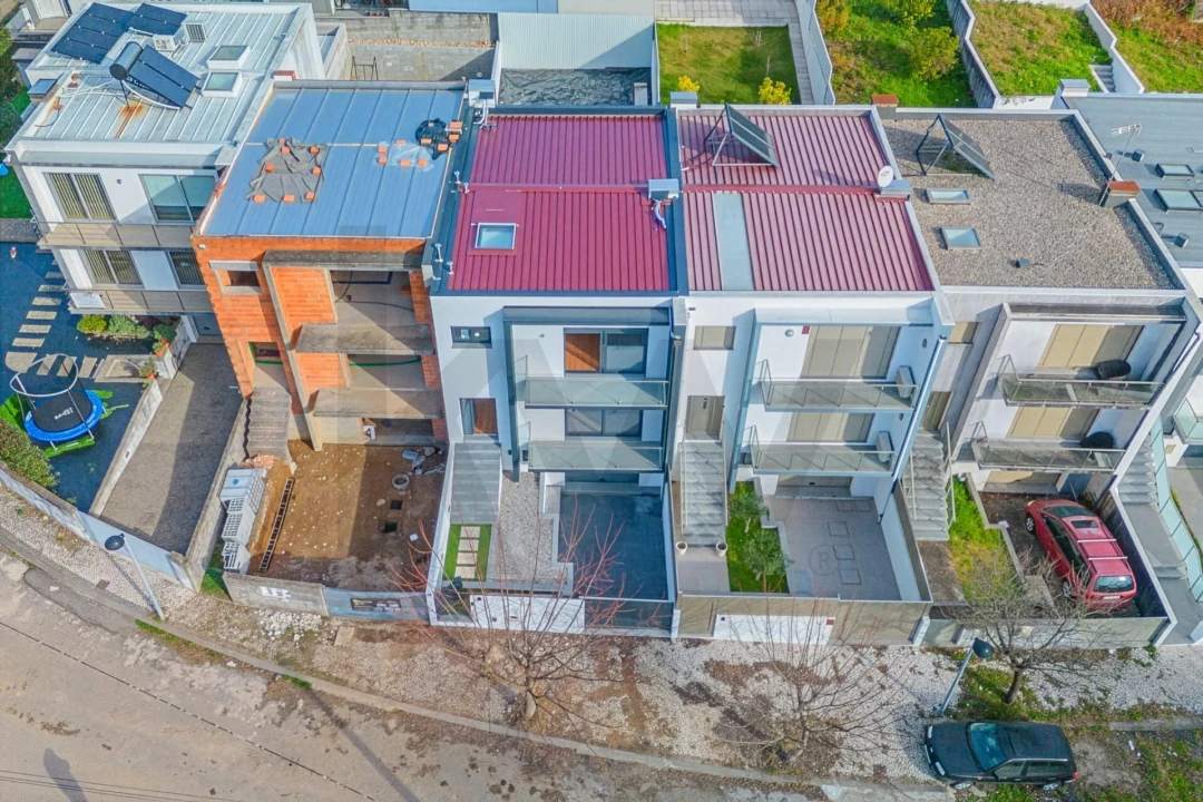 Moradia T3 para Venda em Vila de Cucujães Foto 44