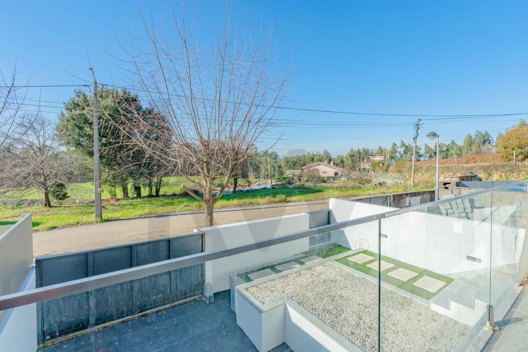 Moradia T3 para Venda em Vila de Cucujães Foto 8