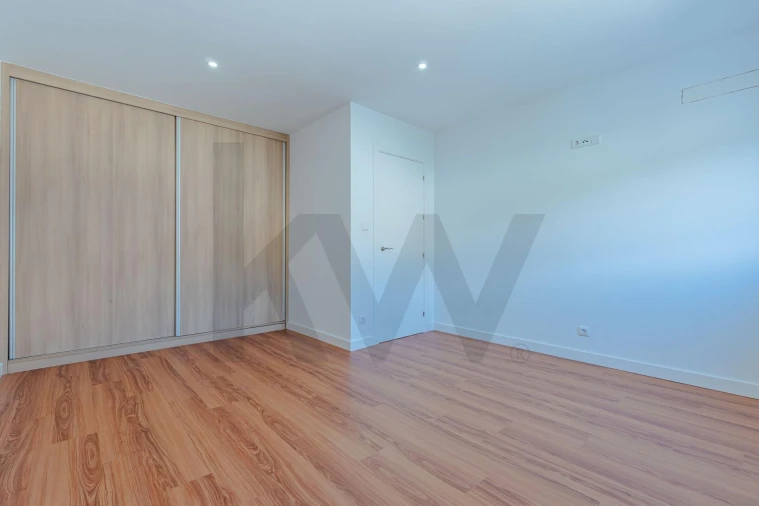 Moradia T3 para Venda em Vila de Cucujães Foto 33