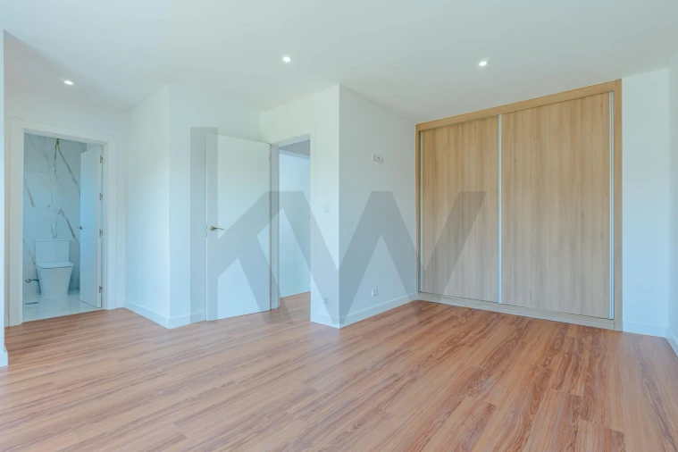 Moradia T3 para Venda em Vila de Cucujães Foto 18