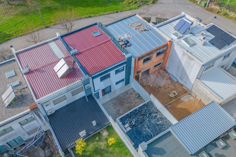 Moradia T3 para Venda em Vila de Cucujães Foto 43