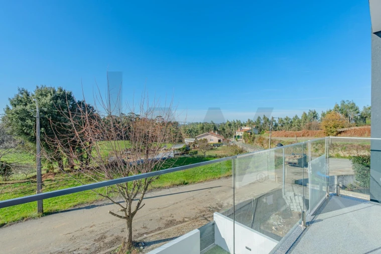 Moradia T3 para Venda em Vila de Cucujães Foto 26