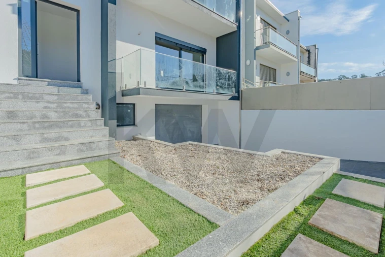 Moradia T3 para Venda em Vila de Cucujães Foto 2