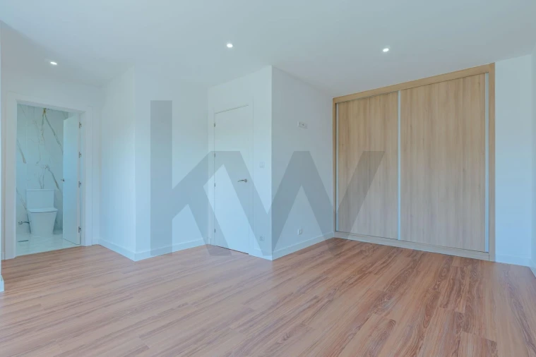 Moradia T3 para Venda em Vila de Cucujães Foto 19