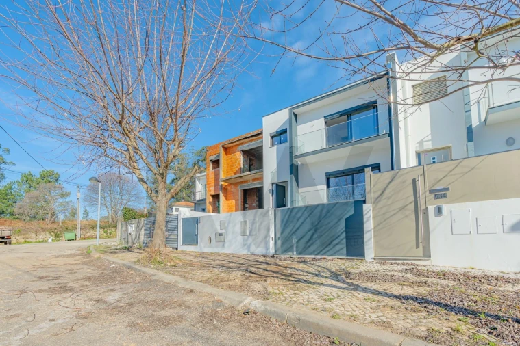 Moradia T3 para Venda em Vila de Cucujães Foto 37