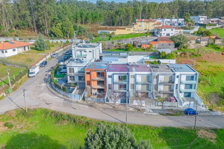 Moradia T3 para Venda em Vila de Cucujães Foto 39