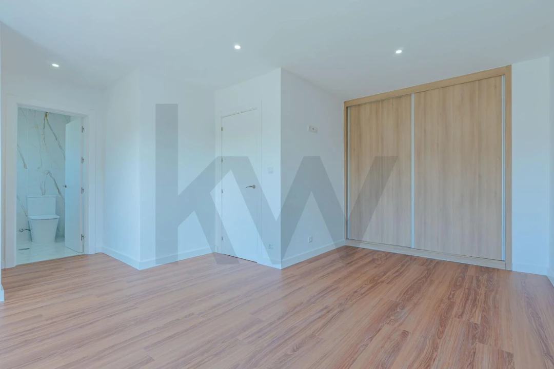 Moradia T3 para Venda em Vila de Cucujães Foto 19