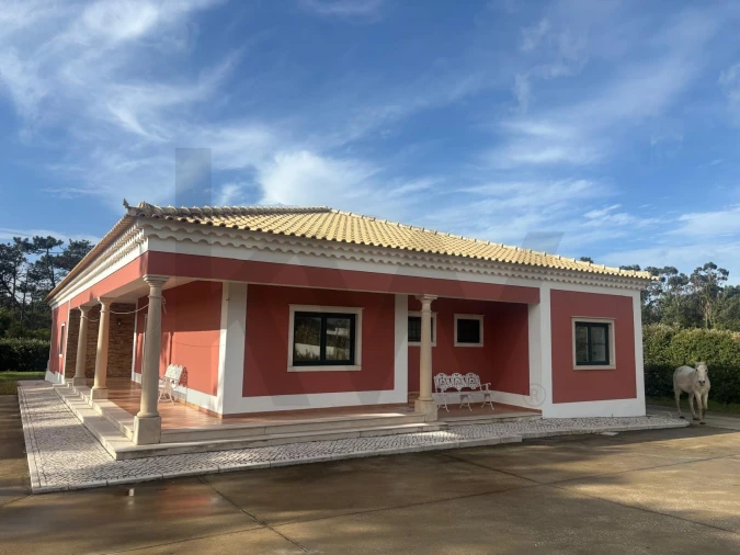 Moradia T4 para Venda em Santa Maria e São Miguel, São Martinho, São Pedro Penaferrim