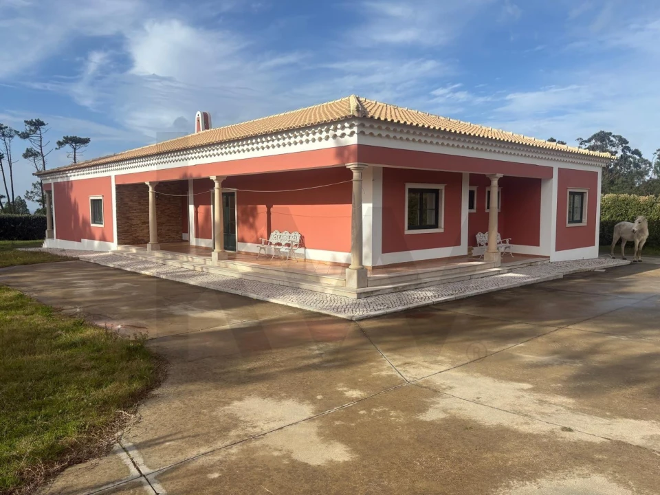 Moradia T4 para Venda em Santa Maria e São Miguel, São Martinho, São Pedro Penaferrim Foto 2