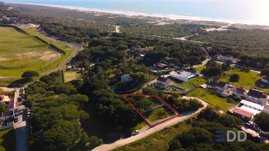 Terreno para Venda em Charneca de Caparica e Sobreda