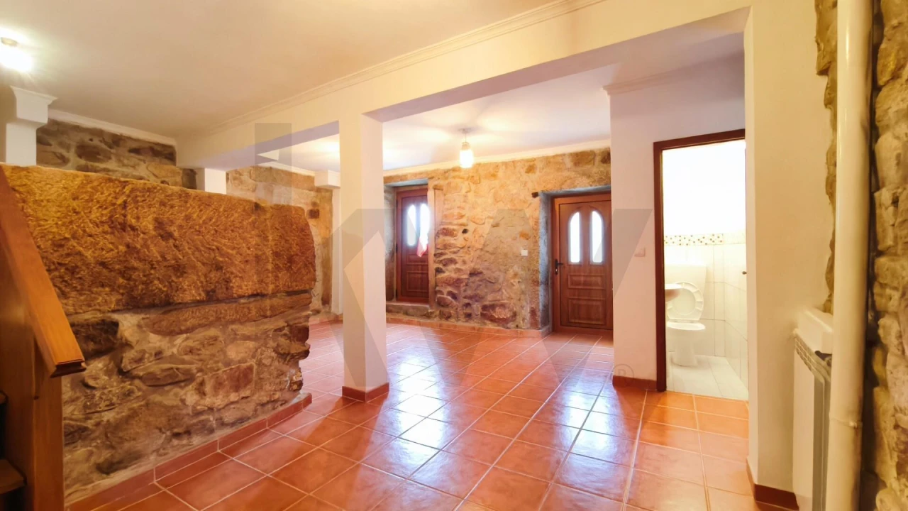 Moradia T3 para Venda em Aricera e Goujoim Foto 46