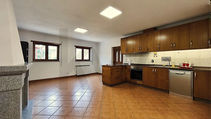 Moradia T3 para Venda em Aricera e Goujoim Foto 25