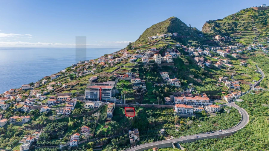 Terreno para Venda em Camara de Lobos Foto 2