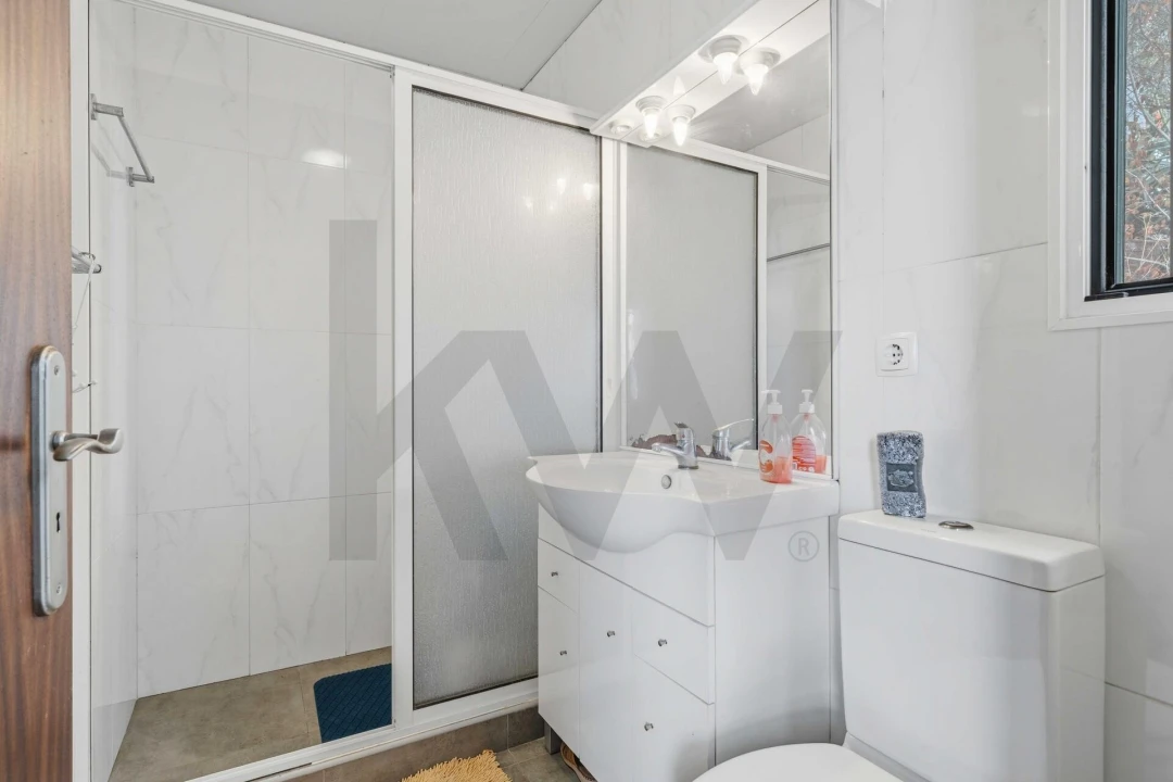 Moradia T2 para Venda em São Roque Foto 23