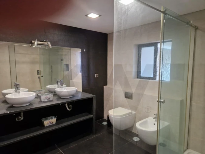 Moradia T3 para Arrendamento em Alcabideche Foto 22