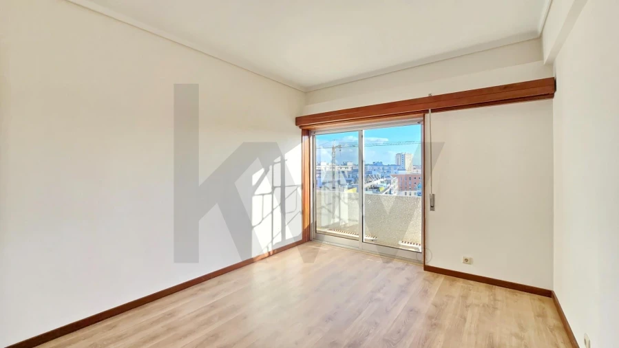 Apartamento T2 para Arrendamento em Requeixo, Nossa Senhora de Fátima e Nariz Foto 8