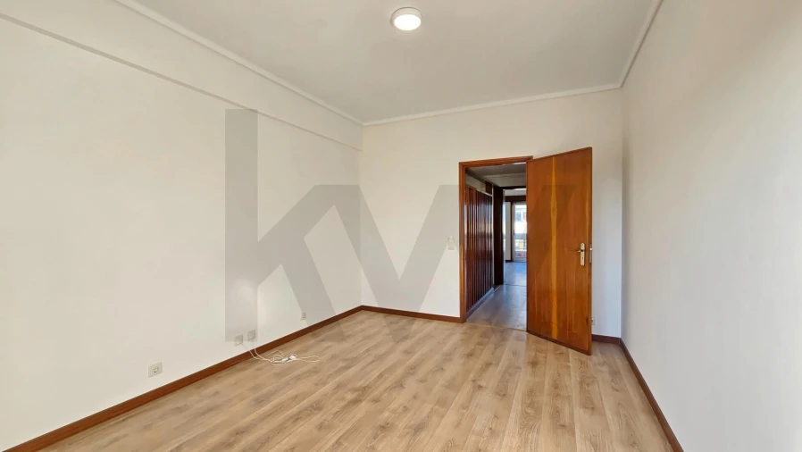 Apartamento T2 para Arrendamento em Requeixo, Nossa Senhora de Fátima e Nariz Foto 9