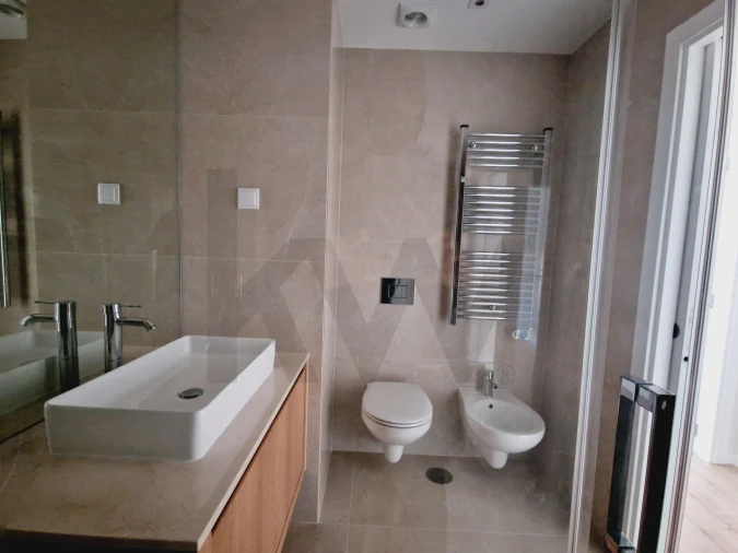 Apartamento T1 para Arrendamento em Lumiar Foto 42