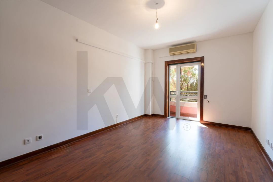 Apartamento T3 para Arrendamento em Santa Clara Foto 15