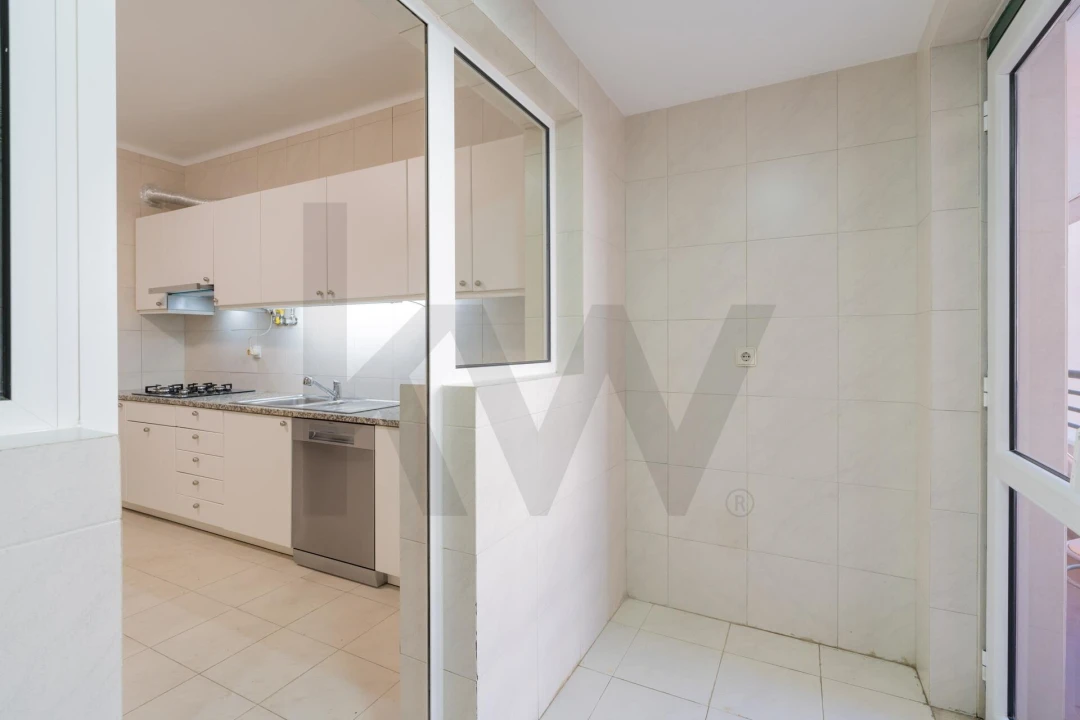 Apartamento T3 para Arrendamento em Santa Clara Foto 3