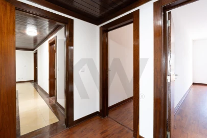 Apartamento T3 para Arrendamento em Santa Clara