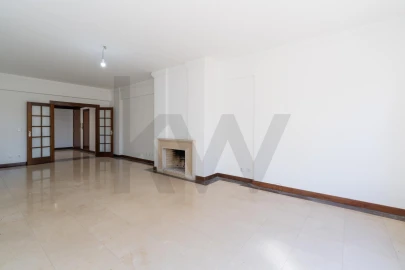Apartamento T3 para Arrendamento em Santa Clara