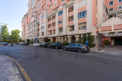 Apartamento T3 para Arrendamento em Santa Clara
