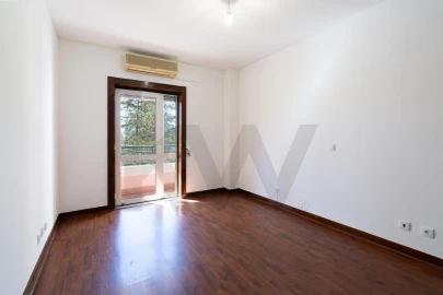 Apartamento T3 para Arrendamento em Santa Clara