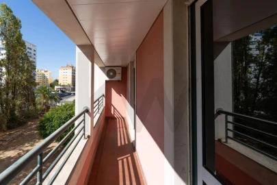Apartamento T3 para Arrendamento em Santa Clara
