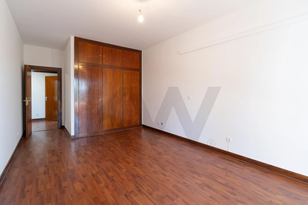 Apartamento T3 para Arrendamento em Santa Clara Foto 16