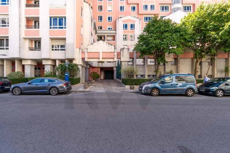 Apartamento T3 para Arrendamento em Santa Clara Foto 36