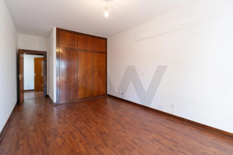 Apartamento T3 para Arrendamento em Santa Clara Foto 16
