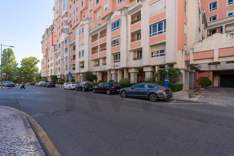 Apartamento T3 para Arrendamento em Santa Clara Foto 37