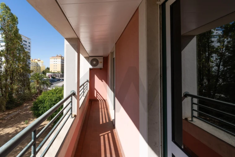 Apartamento T3 para Arrendamento em Santa Clara Foto 32