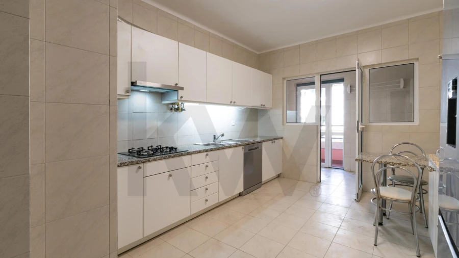 Apartamento T3 para Arrendamento em Santa Clara