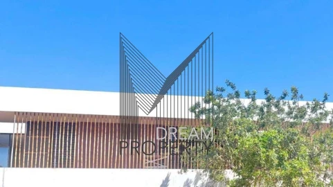 Moradia T4 para Venda em Santa Barbara de Nexe