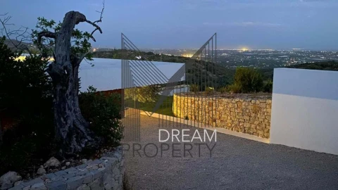 Moradia T4 para Venda em Santa Barbara de Nexe