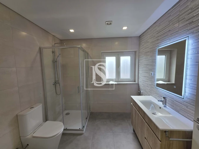 Apartamento T2 para Venda em Molelos Foto 8