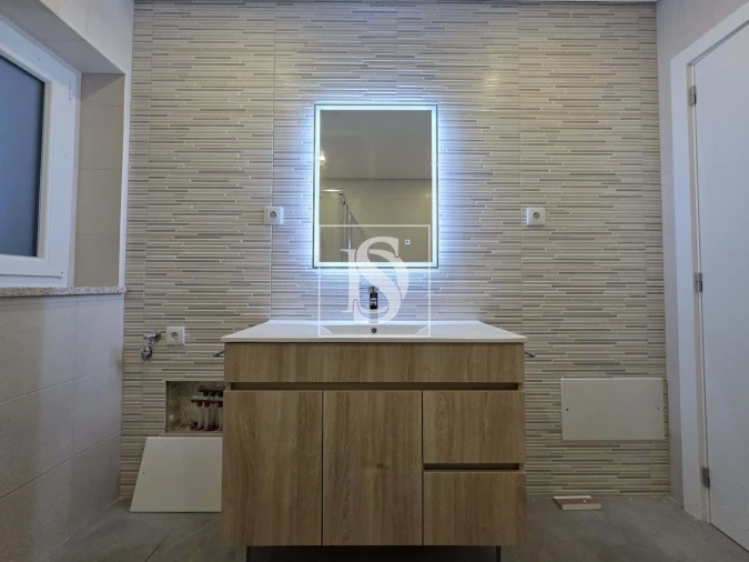 Apartamento T2 para Venda em Molelos Foto 9