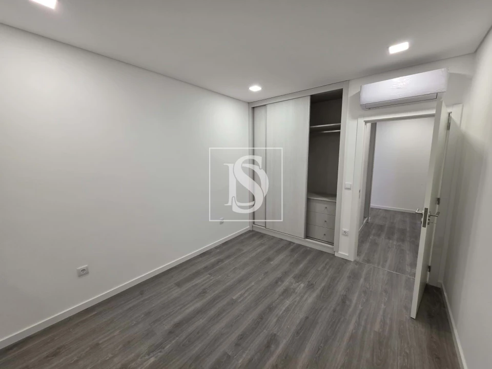 Apartamento T2 para Venda em Molelos Foto 5