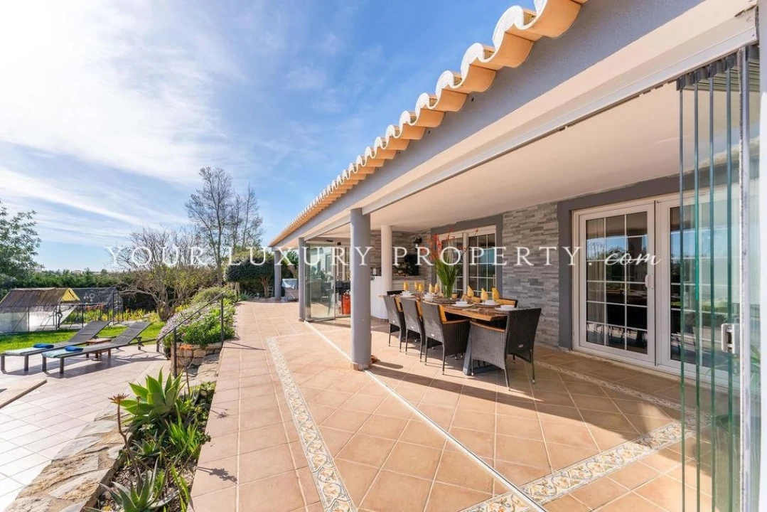 Moradia T6 para Venda em Almancil Foto 11